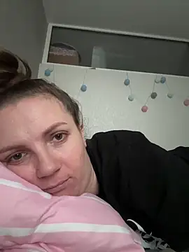 Snapshot of Amy__Leee_ chatting on February 16, 2026, 6:56 am Amy Leee online show from February 16, 2026, 6:56 am