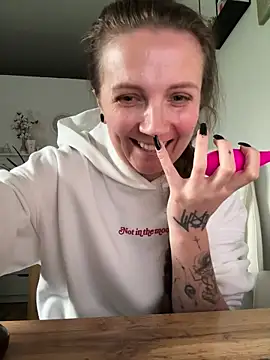 Amy  Leee  online show from May 30, 2026, 12:44 pm