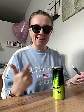 Snapshot of Amy__Leee_ chatting on April 7, 2026, 11:12 am Amy Leee online show from April 7, 2026, 11:12 am