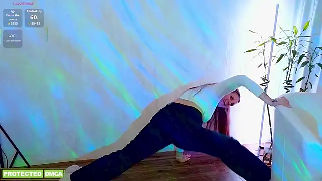 Snapshot of Amy__Leee_ chatting on April 6, 2026, 2:29 pm Amy Leee online show from April 6, 2026, 2:29 pm