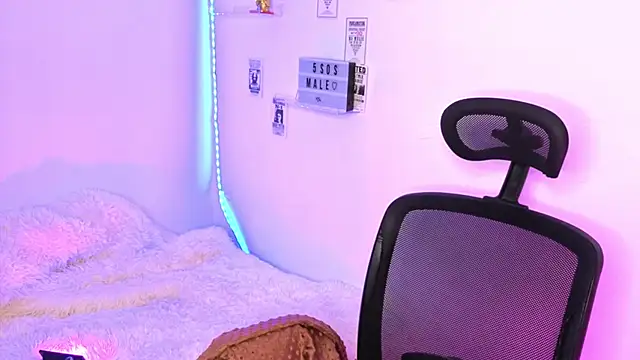 Emily Lindey online show from February 19, 2026, 8:22 am