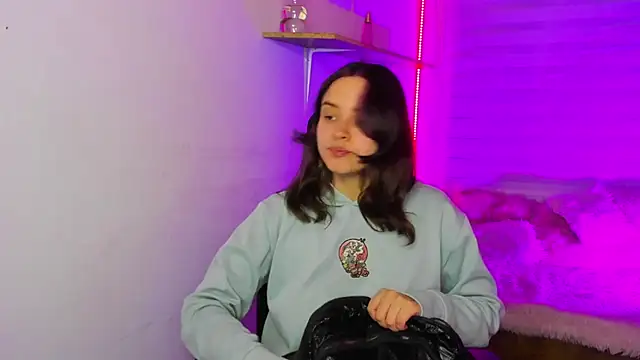 Snapshot of Emily_Lindey chatting on November 29, 2025, 3:06 am Emily Lindey online show from November 29, 2025, 3:06 am