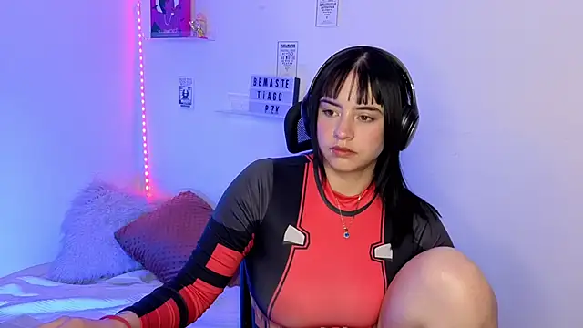 Emily Lindey online show from March 27, 2026, 8:26 am