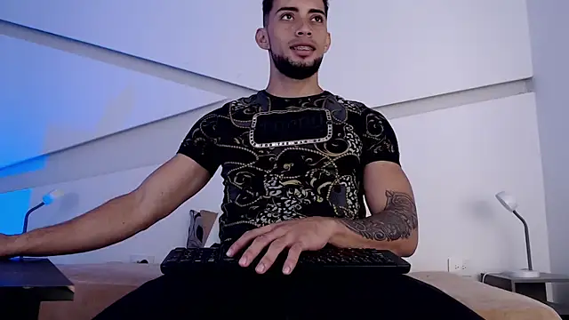 Snapshot of Daron_66 chatting on October 21, 2025, 1:54 pm Daron 66 online show from October 21, 2025, 1:54 pm