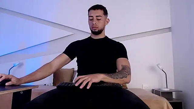 Snapshot of Daron_66 chatting on October 28, 2025, 1:21 pm Daron 66 online show from October 28, 2025, 1:21 pm