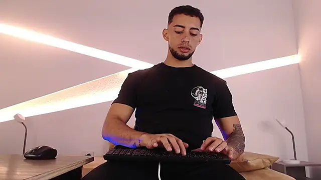 Snapshot of Daron_66 chatting on October 25, 2025, 1:34 pm Daron 66 online show from October 25, 2025, 1:34 pm