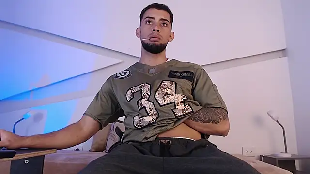 Snapshot of Daron_66 chatting on October 23, 2025, 1:32 pm Daron 66 online show from October 23, 2025, 1:32 pm