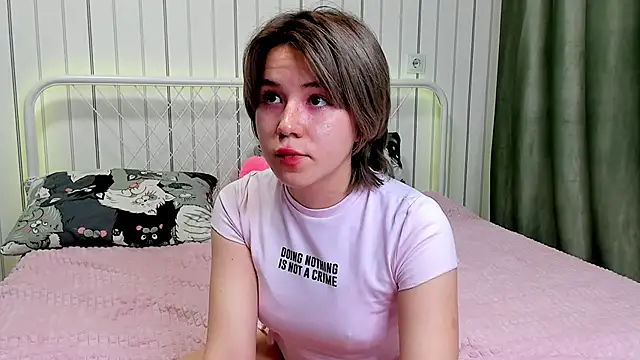 AlisiaEthen online show from October 26, 2025, 6:14 am