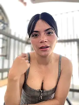 PamelaJonsom  online show from November 1, 2025, 2:00 pm