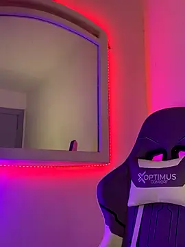 Snapshot of La-Gatiita-trans chatting on November 11, 2025, 2:28 am La-Gatiita-trans online show from November 11, 2025, 2:28 am