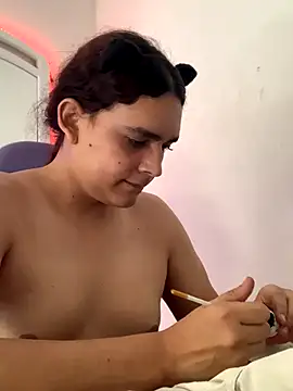 Snapshot of La-Gatiita-trans chatting on November 14, 2025, 2:21 pm La-Gatiita-trans online show from November 14, 2025, 2:21 pm