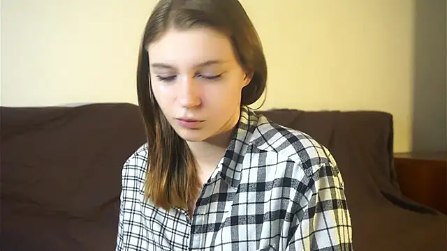 RoslynArcuo online show from October 23, 2025, 8:51 pm