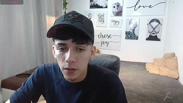 AmethystShadow17 online show from November 20, 2025, 4:29 pm