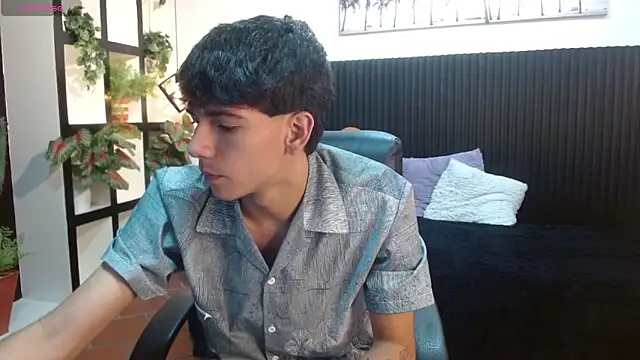 AmethystShadow17 online show from October 26, 2025, 12:49 pm