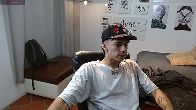 AmethystShadow17 online show from November 22, 2025, 12:15 pm