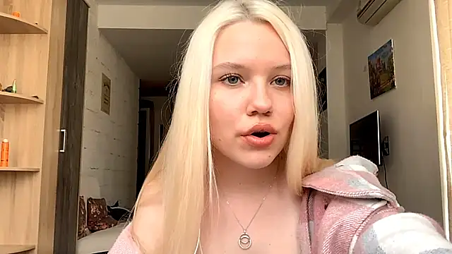 LupeLewitt online show from October 20, 2025, 12:17 pm