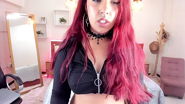 Snapshot of Cat__Moon__ chatting on October 16, 2025, 7:33 pm Cat Moon online show from October 16, 2025, 7:33 pm
