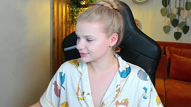 Snapshot of LilitRosen chatting on October 21, 2025, 5:56 pm LilitRosen online show from October 21, 2025, 5:56 pm