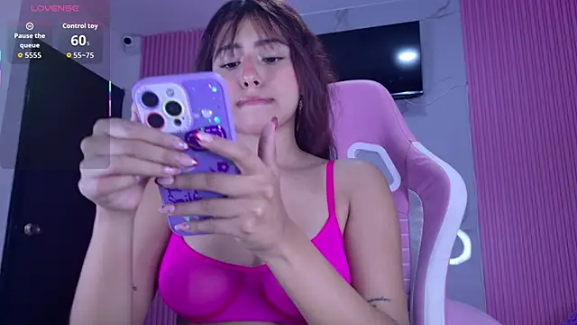 dafne17  online show from November 15, 2025, 3:05 pm