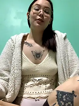 KittyK at online show from November 12, 2025, 6:01 pm