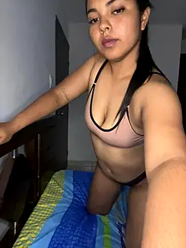 Snapshot of CandyCrazzy07 chatting on October 15, 2025, 3:05 am CandyCrazzy07 online show from October 15, 2025, 3:05 am