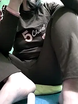 Amanda- ena- online show from November 1, 2025, 3:28 pm