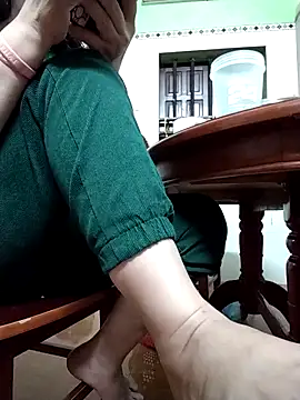 Amanda- ena- online show from December 21, 2025, 6:37 am