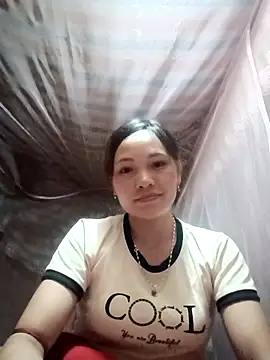 huhu-sexxy online show from October 18, 2025, 1:46 pm