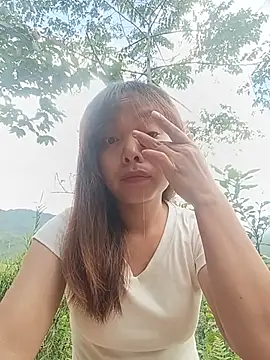 Nguyet2k4 online show from June 18, 2026, 9:47 am