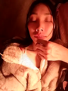 -Kem-01 online show from November 19, 2025, 1:22 pm