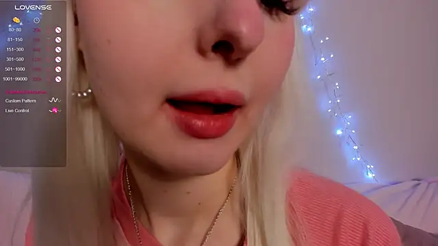 AdeleSilver online show from November 5, 2025, 2:14 am