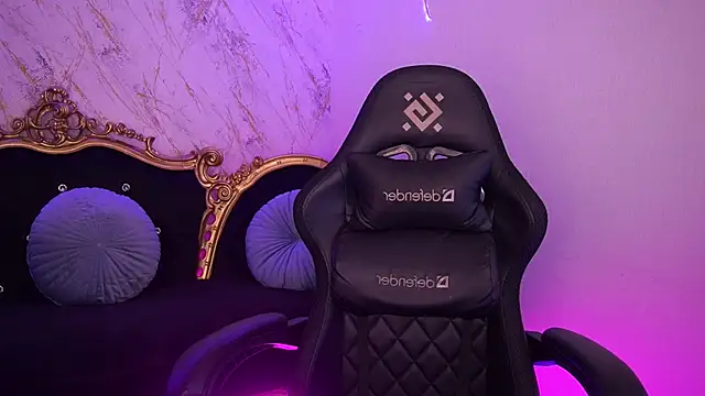 CuteeFoxy online show from December 19, 2025, 2:30 pm