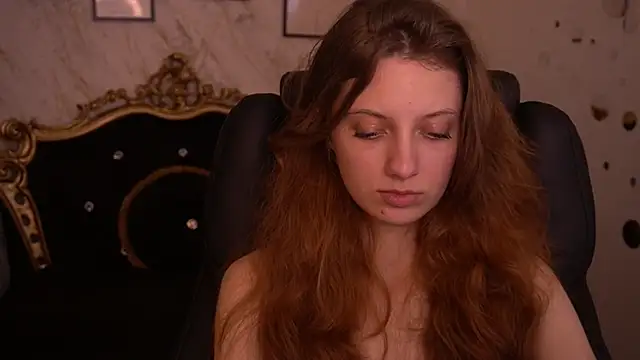 CuteeFoxy online show from June 3, 2026, 1:12 pm