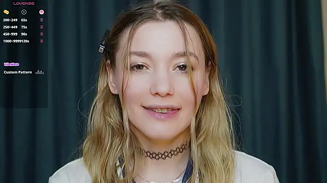 StarryMary online show from November 22, 2025, 9:02 pm