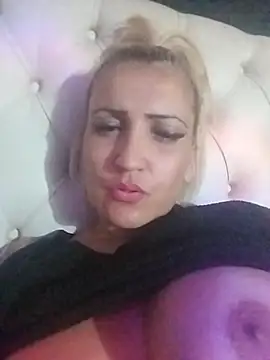 Nicolle Amor online show from February 25, 2026, 4:45 am