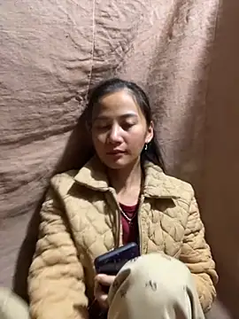 Miss-World00 online show from November 18, 2025, 9:18 pm