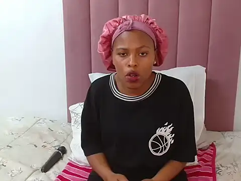 Bubbles156 online show from November 5, 2025, 8:12 pm