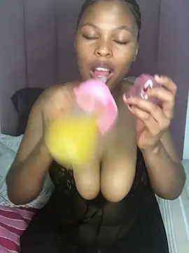 Snapshot of Bubbles156 chatting on March 1, 2026, 10:26 am Bubbles156 online show from March 1, 2026, 10:26 am