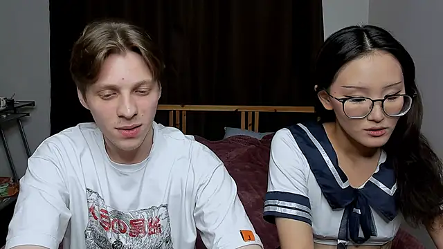 Blossomandbee online show from October 20, 2025, 1:07 am