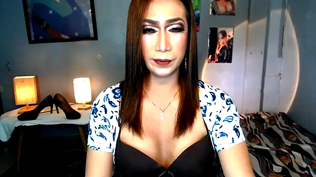 littleredbunny27 online show from March 15, 2026, 6:31 am