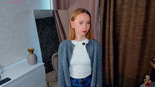 Snapshot of BereniceThull chatting on October 17, 2025, 6:28 am BereniceThull online show from October 17, 2025, 6:28 am