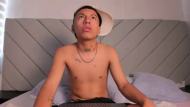 little kris1 online show from October 15, 2025, 12:46 pm