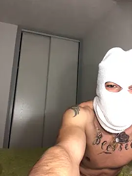 Camillafaro64 online show from October 19, 2025, 9:50 pm