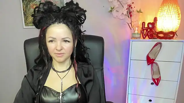 Snapshot of Mollybloom40 chatting on February 3, 2026, 7:57 am Mollybloom40 online show from February 3, 2026, 7:57 am