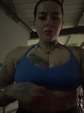 Snapshot of lucycoxxoxo chatting on May 16, 2026, 1:04 am lucycoxxoxo online show from May 16, 2026, 1:04 am