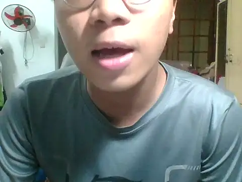 kave2033 online show from October 23, 2025, 3:32 pm