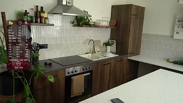 monsieurguitsxxx online show from April 10, 2026, 11:28 am