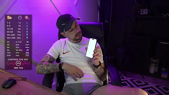 monsieurguitsxxx online show from February 23, 2026, 6:19 pm