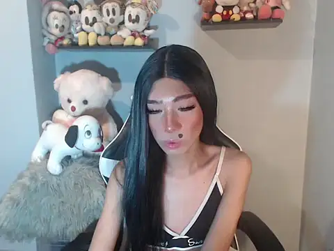 Yourasianbabyemma online show from October 29, 2025, 4:17 pm