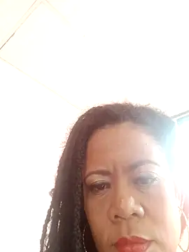 aura stp latina online show from November 12, 2025, 2:43 pm